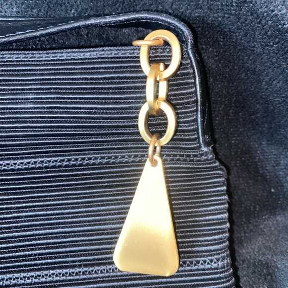 Vintage Sharif Crossbody Black Leather & Quality ribbed Fabric. Zippered pocket - Picture 5 of 13